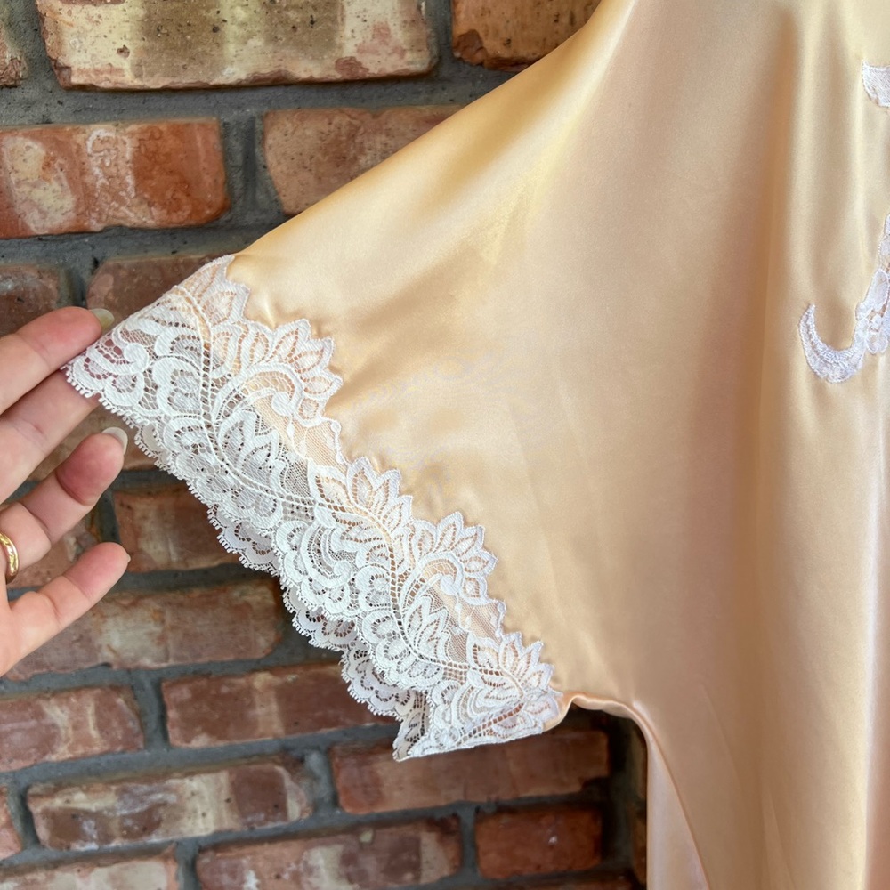 Private Luxuries Natori yellow satin and white lace long capped sleeve nightgown - Picture 3 of 5